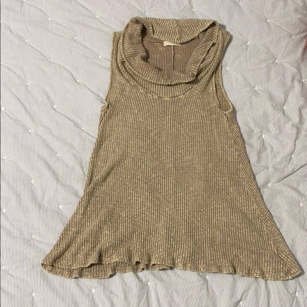 Sleeveless blouse